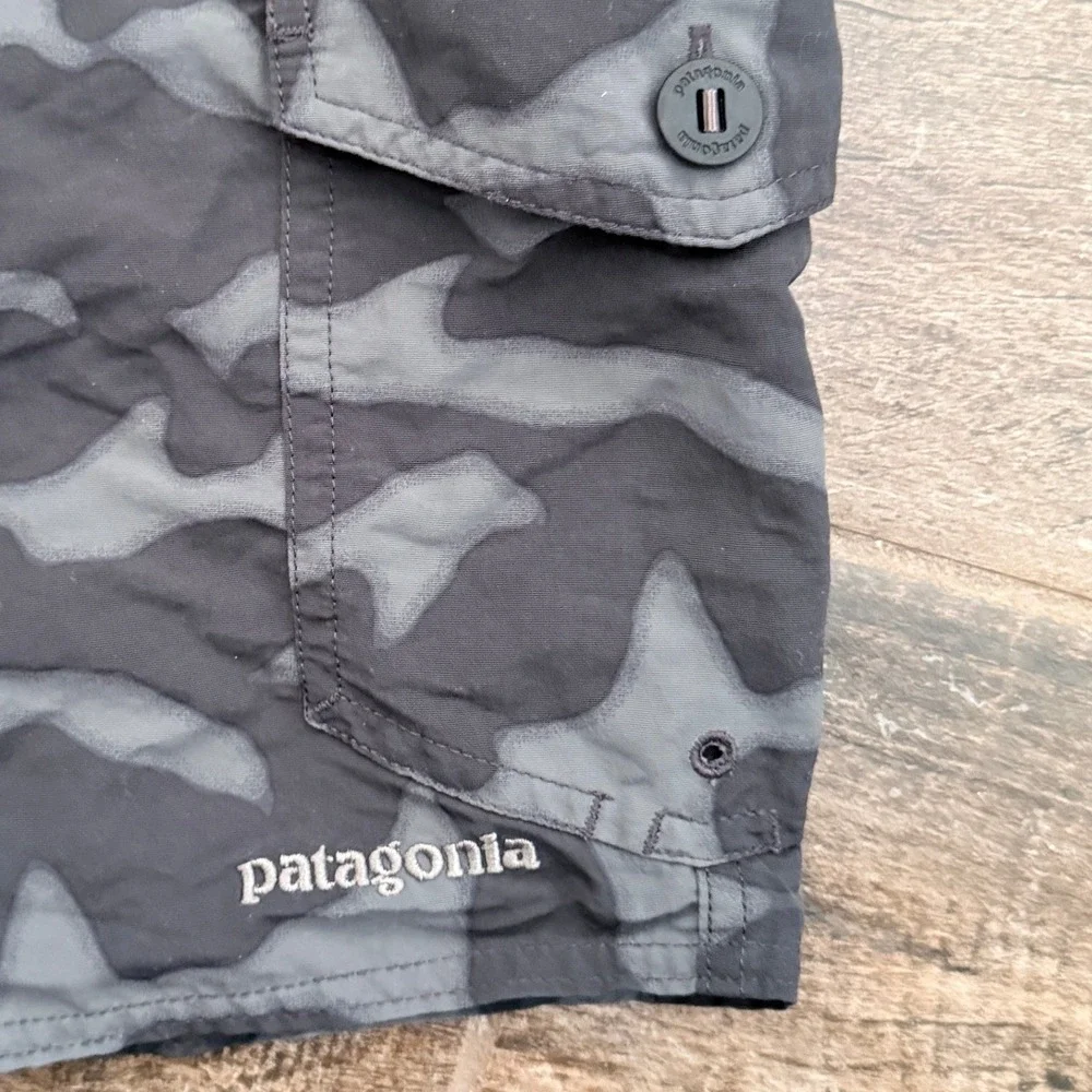 Patagonia Mens All-Wear Camo Print 10" Cargo Shorts, Black Gray, 31 - Picture 4 of 11
